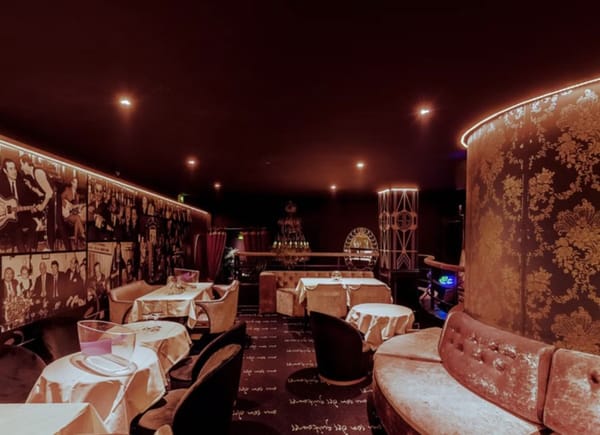 Au son des guitares, Restaurant, Paris, Île-de-France, France